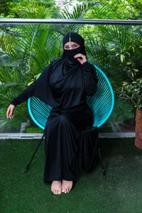 _Nadiaa Black that seduces, mystery that hypnotizes ... do you dare to look more closely? 👀🖤🔥 Immagine  3