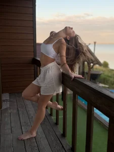 Tessa_Sunn Public Pic 4