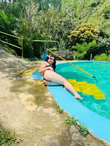 Pool day de Jasmine_Jones7  5 Imagens