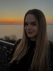 DyanSettlemyre Public Pic 5