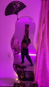 HollyHudsonn Public Pic 8