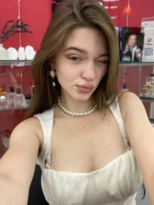 Honey_Alicia Public slika