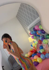 analia_ross_ Play with balloons🎈 Kuva 3