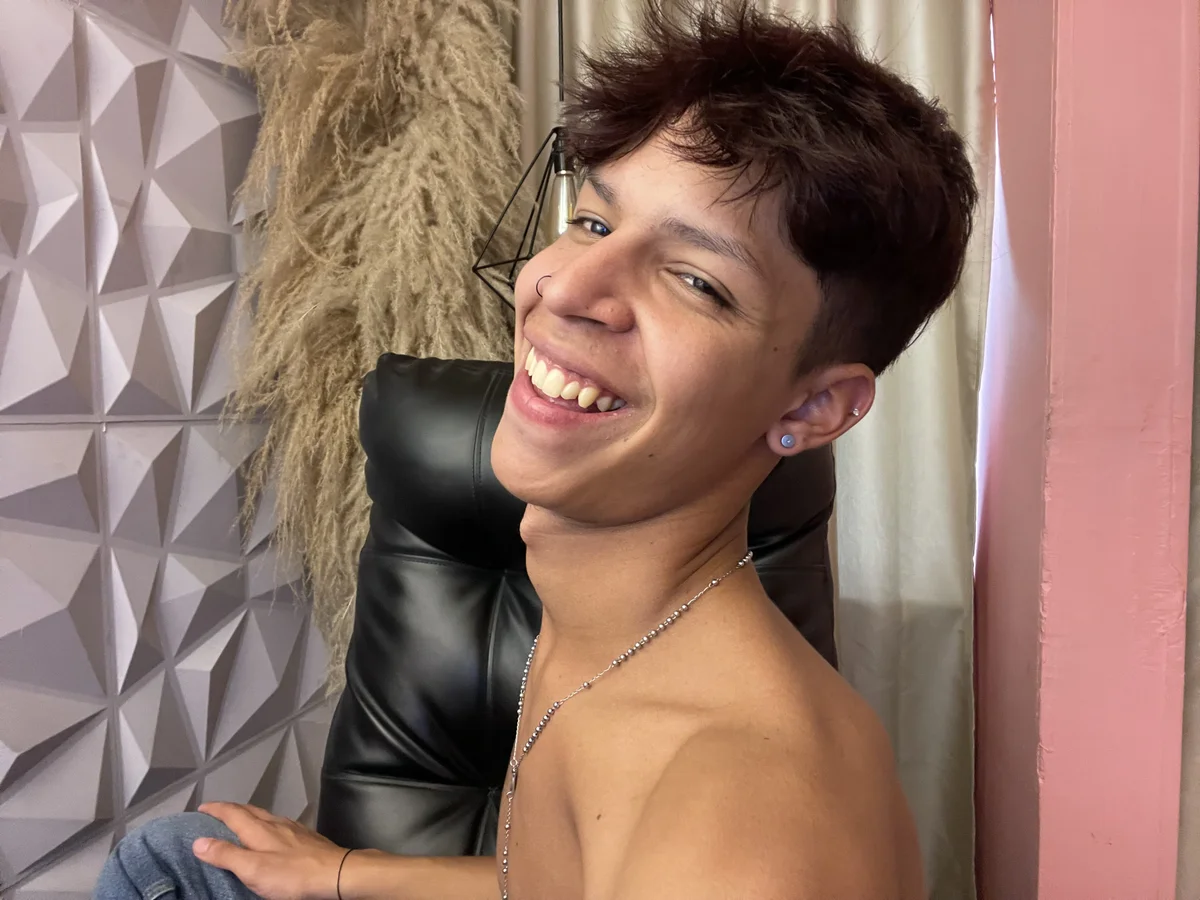 Foto em tendência de Ethan_qop 1908