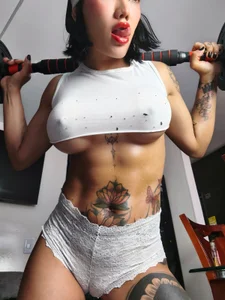 gym white od juliane_sweer1  4 snímek