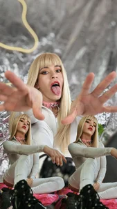 im_pearll I love how white looks on me Foto 3