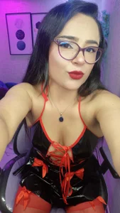 Diablita en latex😈💋 de Tiara_rr  3 Imagens