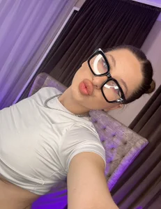 AvaShayy Purple ❤ Hình 4