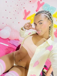 ebony_cocklover69 kullanıcısının My Birthay albümü -  5 fotoğraf
