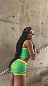 brit_davis: Public ( 3 фото)