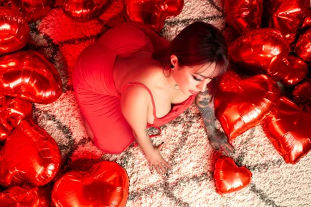 Paiige_peach You, hearts and me on this Valentine's Day Pic 3