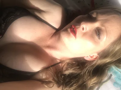 HoneyBluex: Public ( 6 фото)