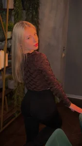 irony333 Public Εικόνα