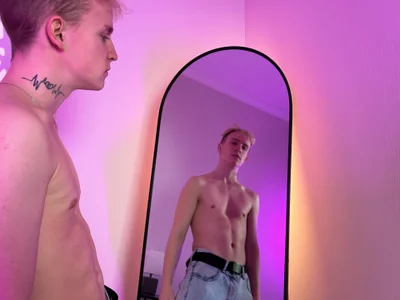 AlexxSweet: hot reflection ( 3 фото)