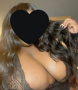 BustyGFMistressBDSMfetish Public Fotka 4