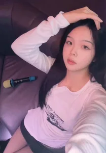 qiqi_x Public Immagine  2