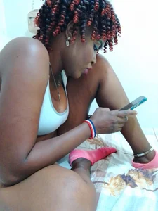 MylaclaraPussygal图片 3