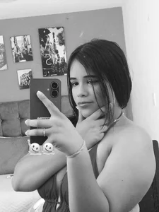 Public de Keely_white  3 Imagens