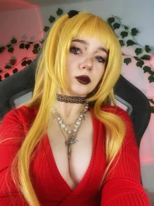 mariel_a_gold Public Pic 6