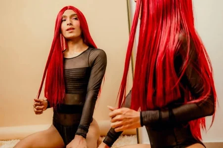 Red ❤️ od AdharaSkinny_  snímek