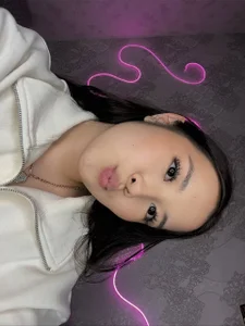 AlberthaEscue Silken Confidence 🪶 Pic 5