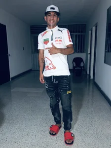 Yair_and_camilaPublic图片