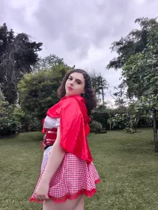 catleya_noire Sweet on the outside, dangerous on the inside 😈 Pic 6