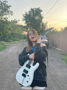 notice me de ValBae  2 Imagens