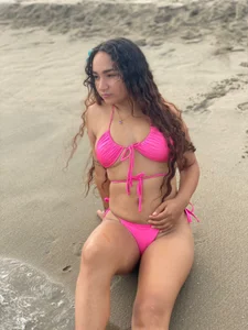 salome_rojas_ Beach🏖️👙 Bilde 7