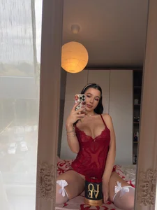 InsideMiaLady in Red图片 5