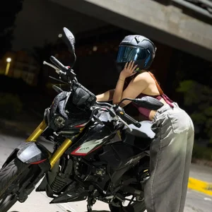 ALLY BIKER od ALLY_ROSE_EC  6 snímek