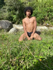 Isaac_walls One day in the river Pic 5
