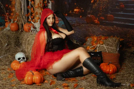 Which wolf will fuck this little red riding hood? od ladymercury1  4 snímek
