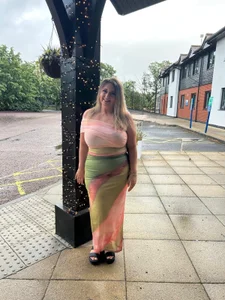 Poppyshaw_ Public Hình 4