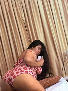 MEREDITHBENSON Too rich to go unnoticed😈🍑 รูป  4