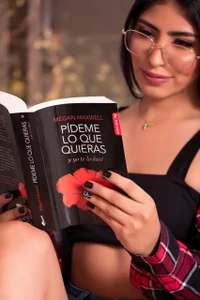 Gaby_zahir_ Erotics books are my fav Immagine  4