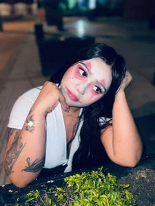 kendra_tay 🎃🧟‍♀️🐰 Foto