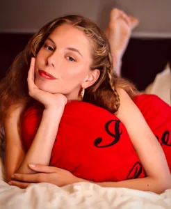 AyreenMoore Public Pic 4