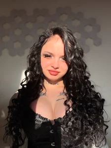 YoungAshley Public Foto 2