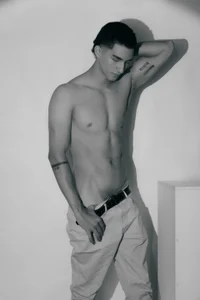 Goldendesirexx__ Black and white Pic 6