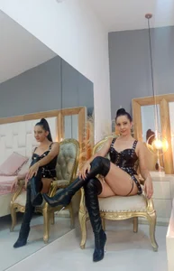 KatyMore_ Public Fotka