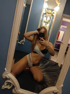 mimi_meowのI'm a little younger💕の枚の写真