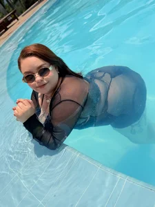 Nanda_rose Swimsuit in the pool ♥️ Billede 3