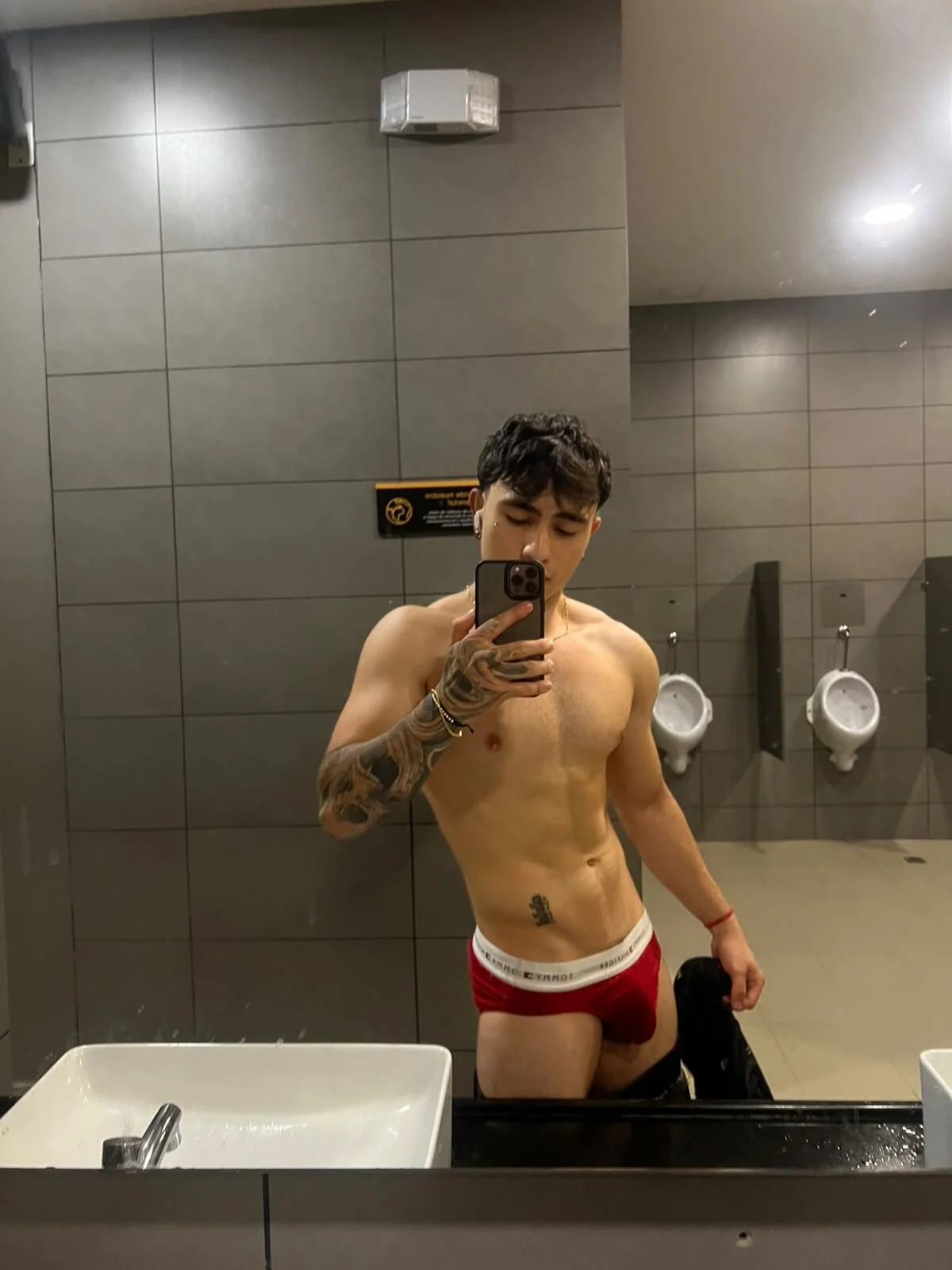 Zack_Bellmont1 님의 트렌드 중인 사진  7965개