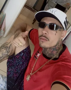 O único gostoso na plataforma de Bandido_gostosoo  Imagens
