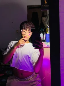 Candyfetish_ Public - {count, plural, one {תמונה אחת} two {שתי תמונות} many {# תמונות} other {# תמונות}}
