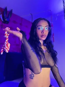 RoxaneBons I need to dominate you Pic 2