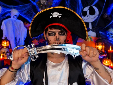A SEXY HALLOWEEN PIRATE 2026 de Tayson_Rivers Foto 4