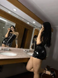 HeySienna Latex outfit Kuva 2