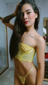 NicoleEsposito sexy yellow lingerie💛 Billede 5